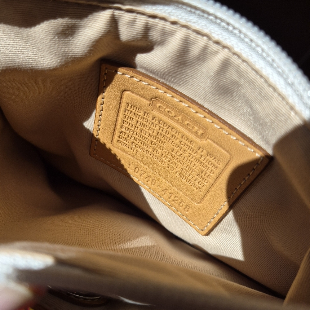 Coach Hampton Op. Art North/South Swinhpack Crossbody, Like New - Picture 10 of 12